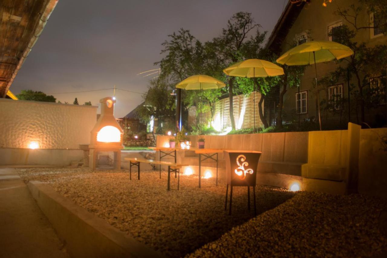 Lesce Hostel Exterior photo