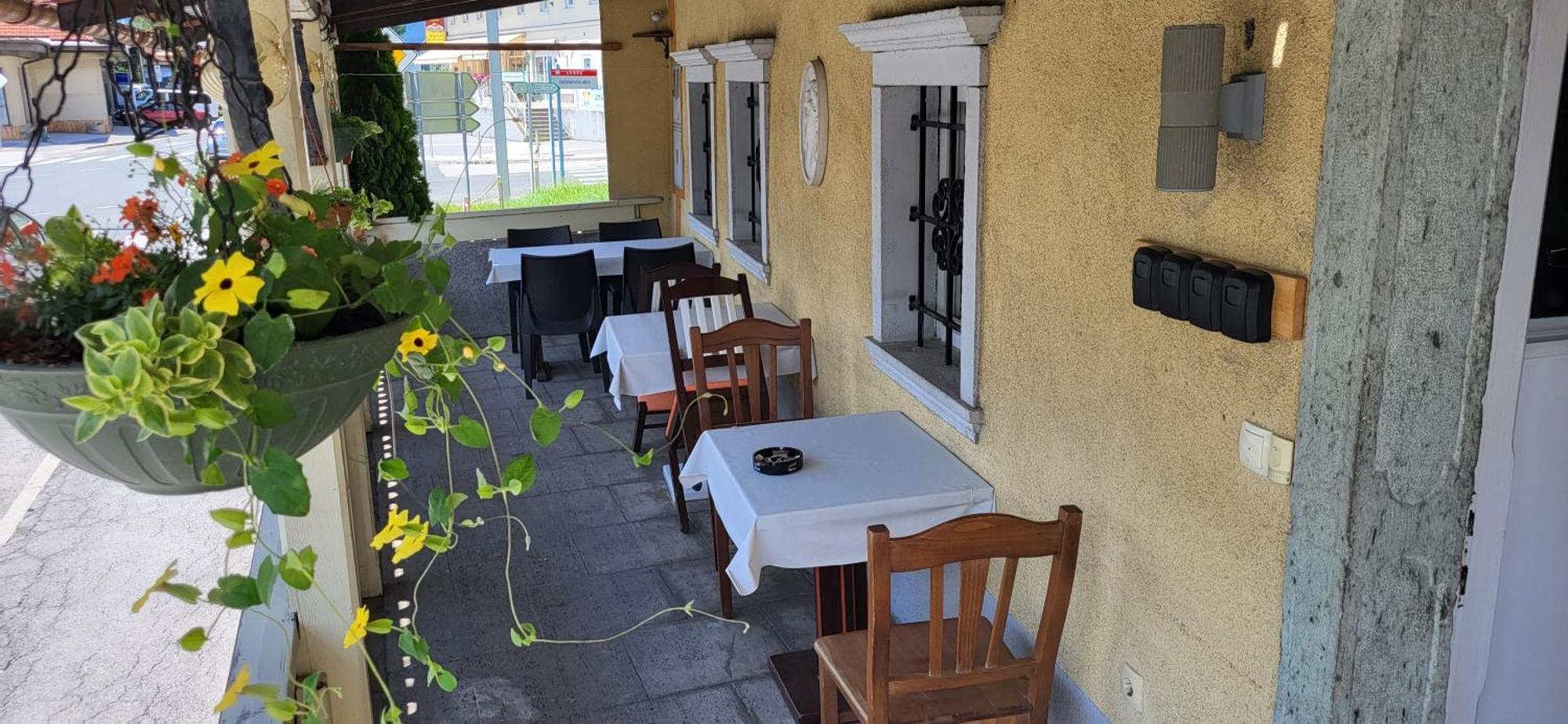 Lesce Hostel Exterior photo